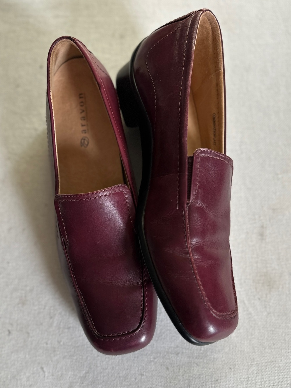 Aravon Burgundy Leather Square Toe Comfort Loafers | 10 AA  NWOB